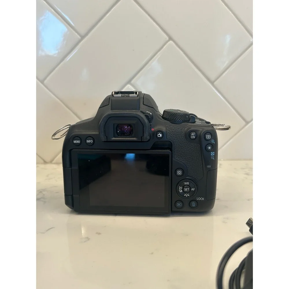 Canon EOS 850D DSLR Camera Bundle with 18-55mm and 75-300mm Lenses Black